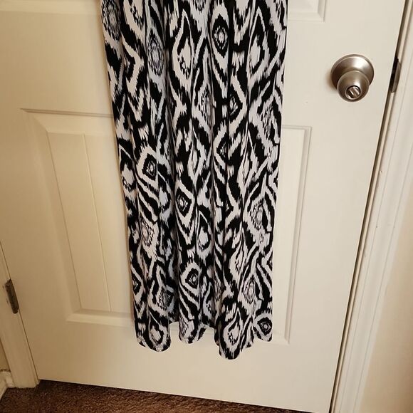 Apt 9 Black White Trible Print Maxi Dress Size Large with unique rope straps. - Picture 4 of 5